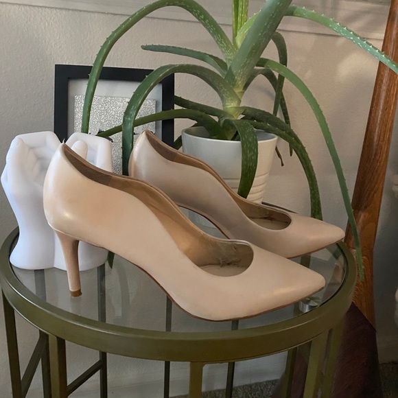Vince Camuto Shoes - Vince Camuto Juanita nude heels